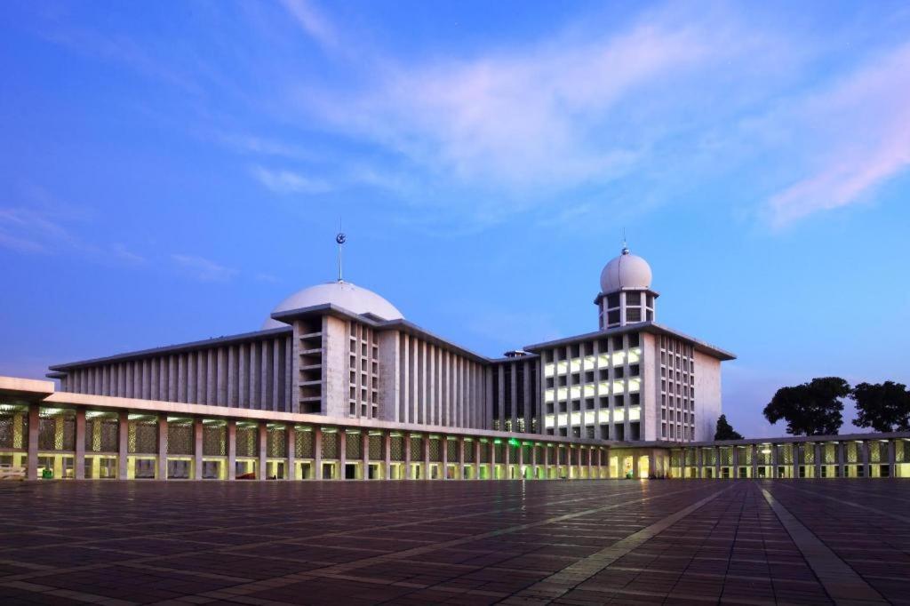 Hi Hotel Senen Jakarta Exterior photo