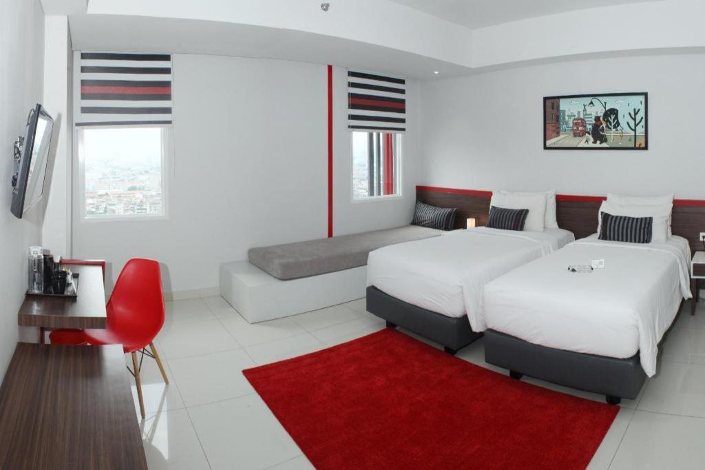 Hi Hotel Senen Jakarta Exterior photo